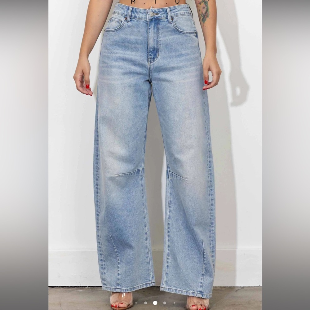 VBRNT MIU Light Blue Barrel Jeans - NWT